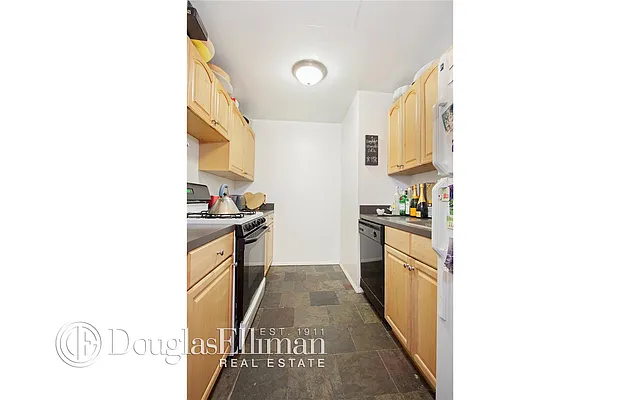 Rented by Douglas Elliman | media 21