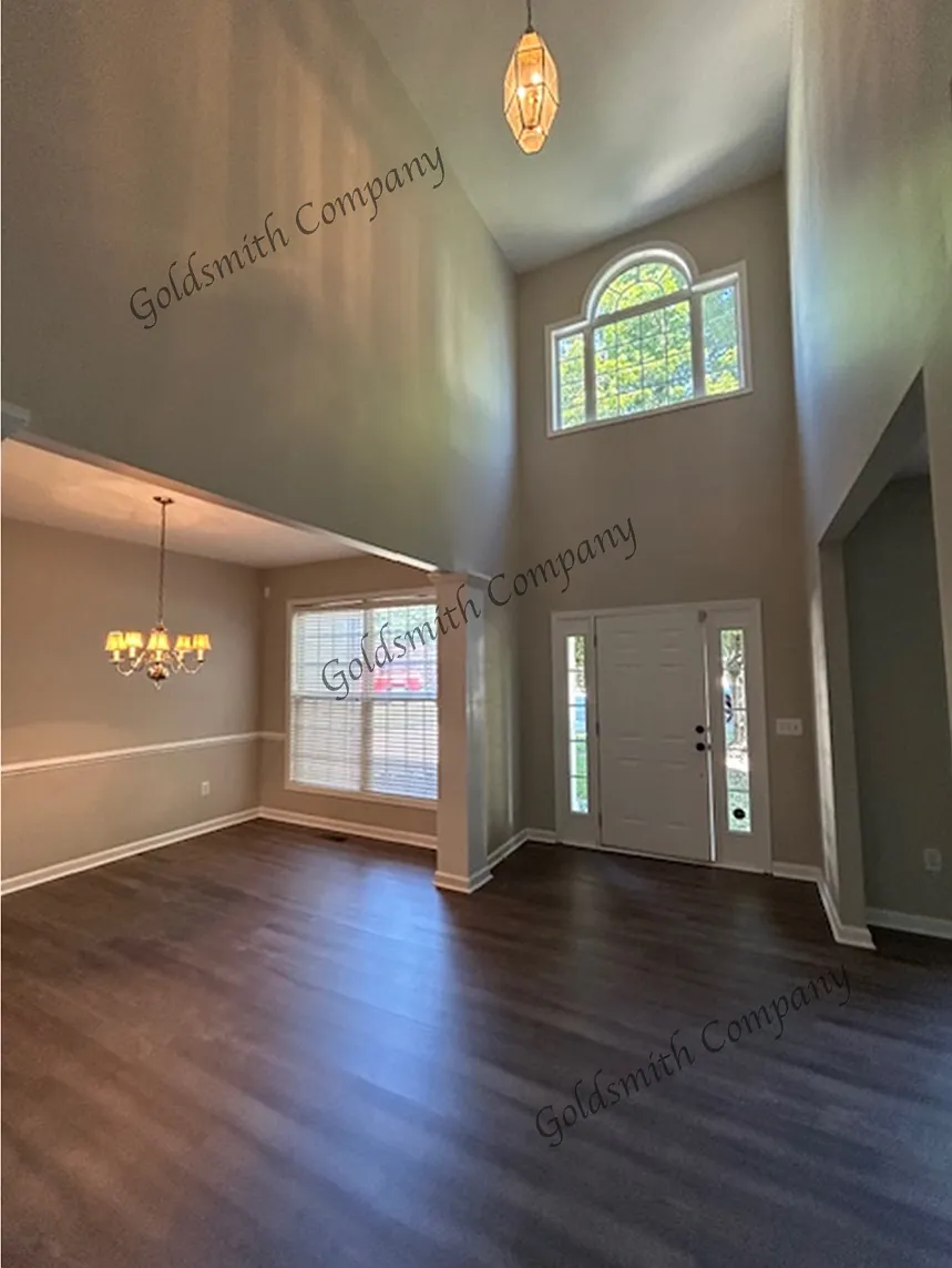 4 bed, 2.5 bath, $2,700 — Photo 4