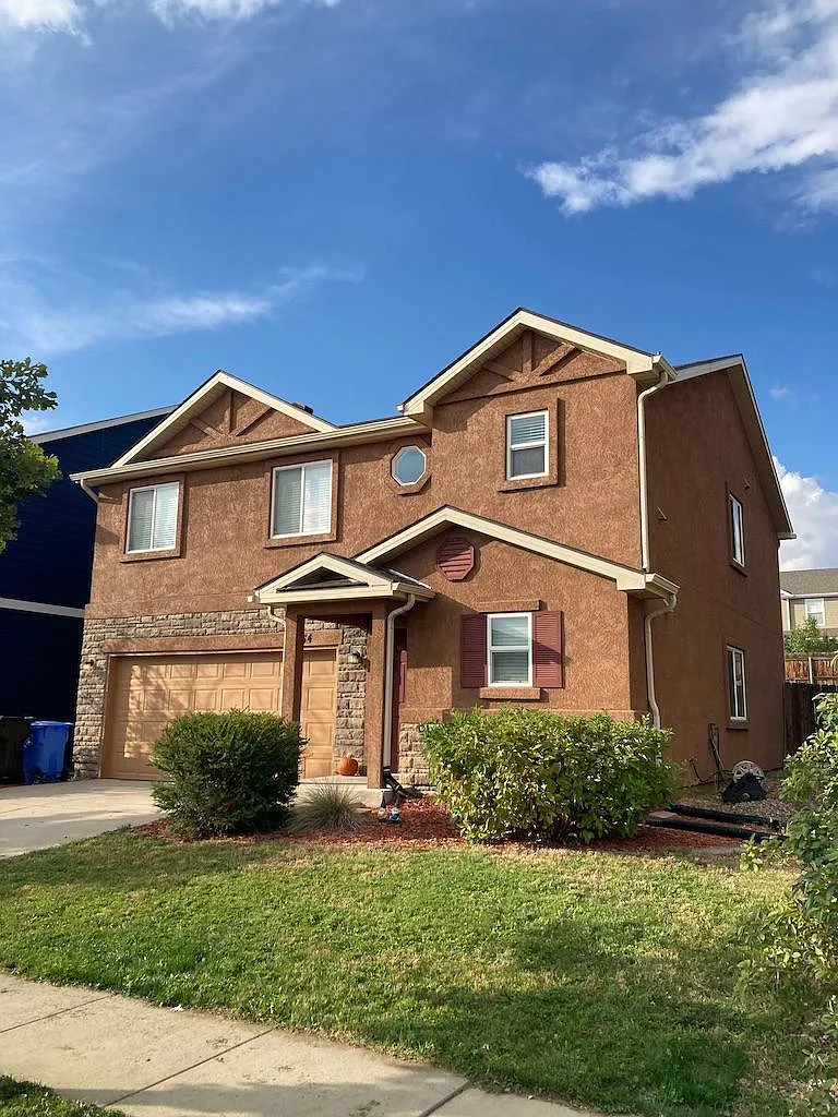 3 bed, 1972 sqft, $2,500 — Photo 2
