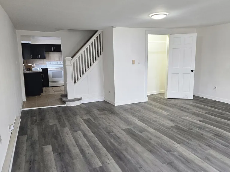 1136 Luzerne St #1136 — Photo 12