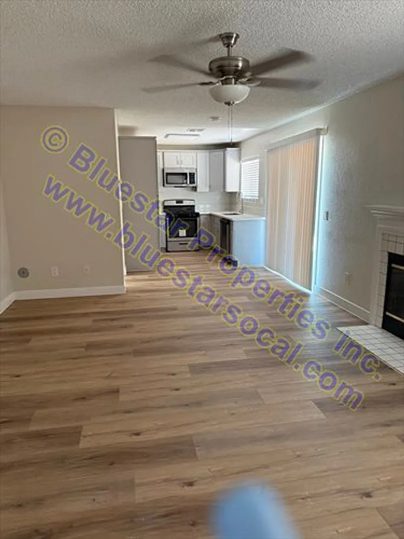 Great 2 Story Home!! Call And Apply Today! — Photo 2