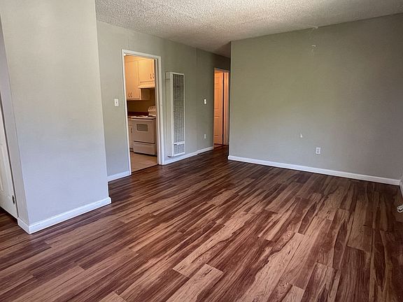2nd image of 835 F St #14