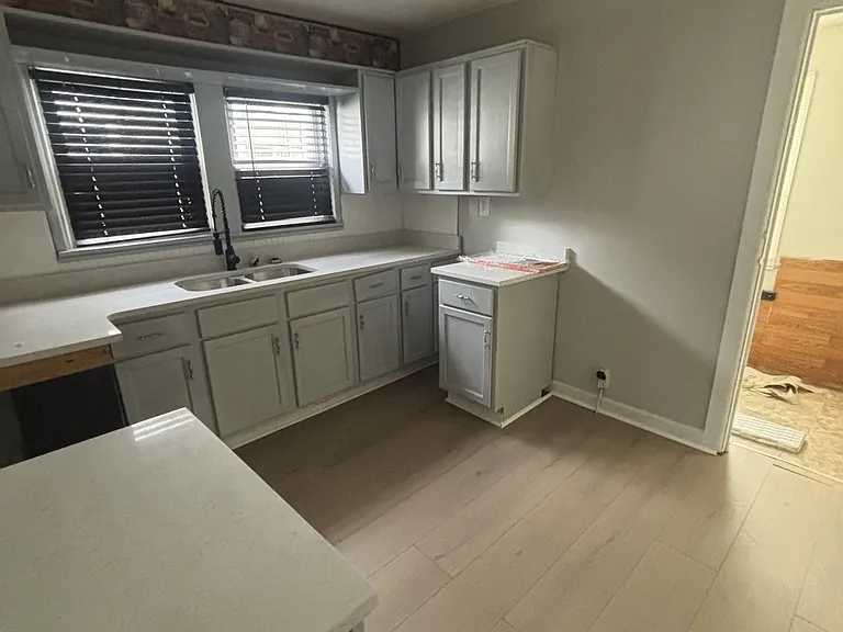 3655 Parthenia Ave — Photo 4