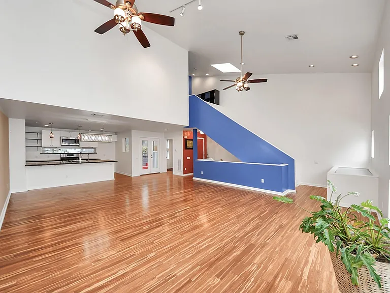 1428 Bailey St — Photo 17