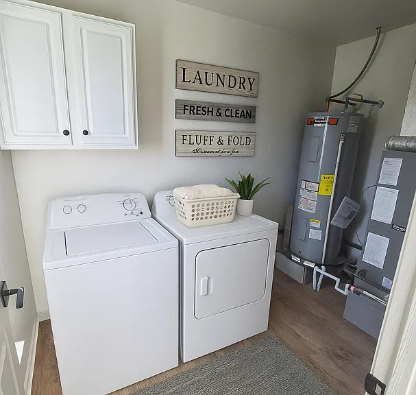 Owens Lake Commons Apartments & Townhomes — Photo 91