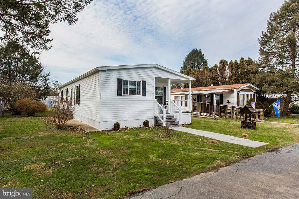 124 Madge Dr photo 1