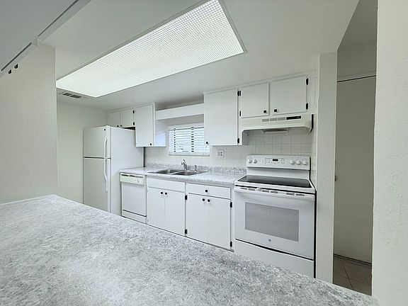 4th image of 8608 Lake Isle Dr #169