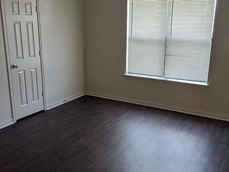 1102 Nicholas Cir #A — Photo 5