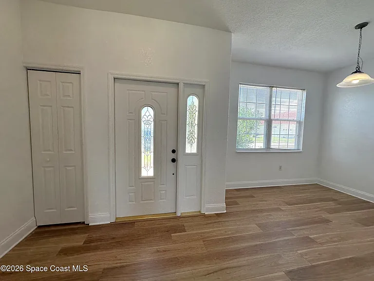 616 Manatee Bay Dr — Photo 4