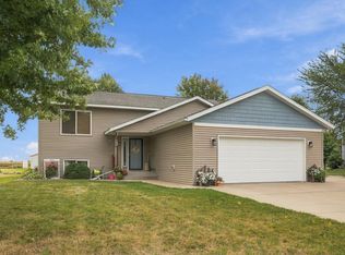 722 4th Ave NW, Melrose, MN 56352
