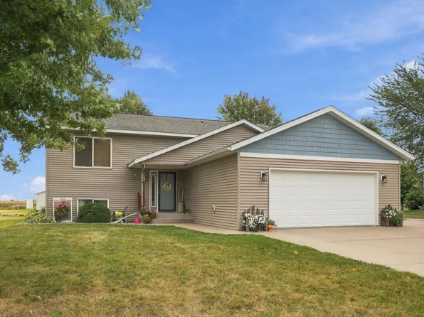 722 4th Ave NW, Melrose, MN 56352