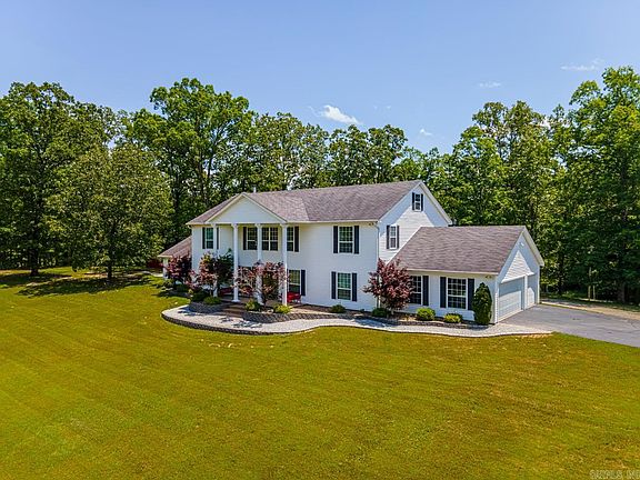 2nd image of 1072 Blue Grass Dr