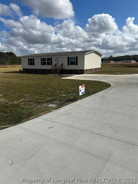 3 bed, 2.0 bath, 1300 sqft, $1,295 — Photo 1