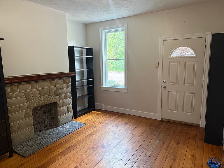 4613 Bancroft St — Photo 2