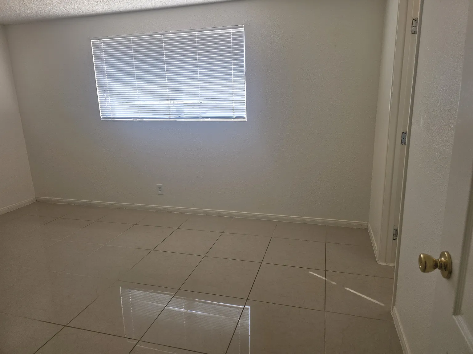 4 bed, 1760 sqft, $1,875 — Photo 3