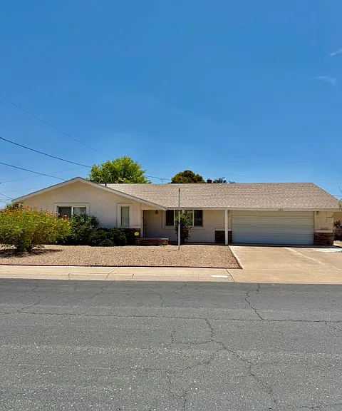 11801 N Coggins Dr — Photo 1