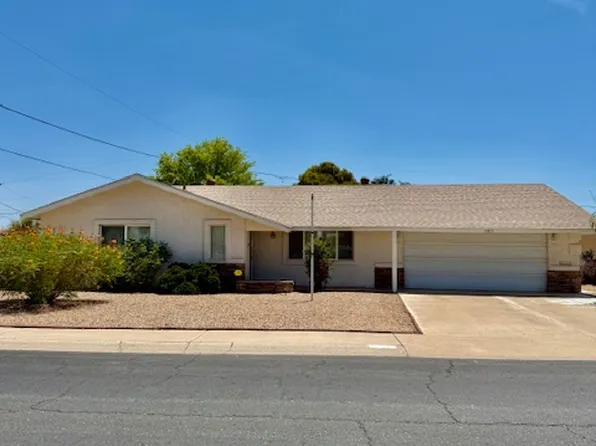 11801 N Coggins Dr, Sun City, AZ 85351