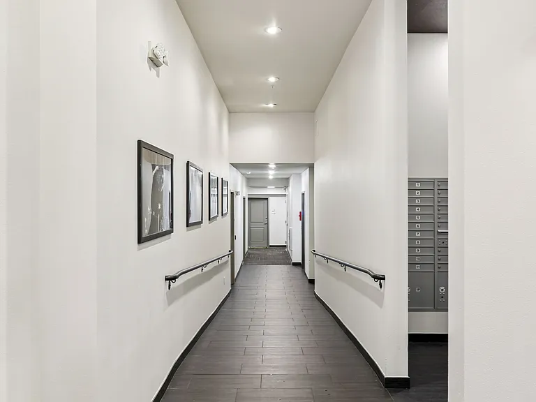 Ludwig Apartments — Photo 4
