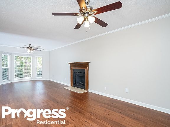 4th image of 111 White Oak Ct