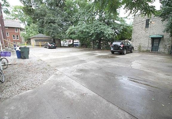 3rd image of 83 E Lane Ave
