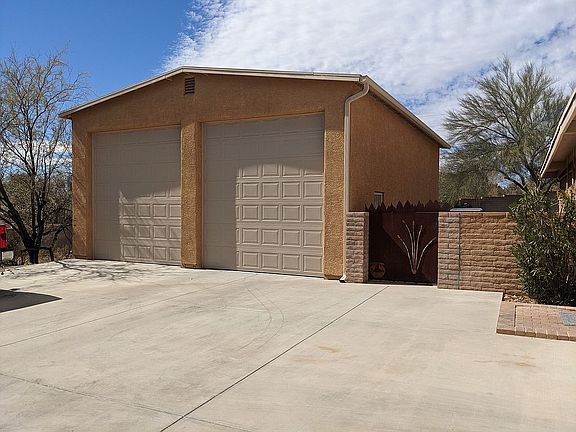 3rd image of 3421 N Winslow Dr