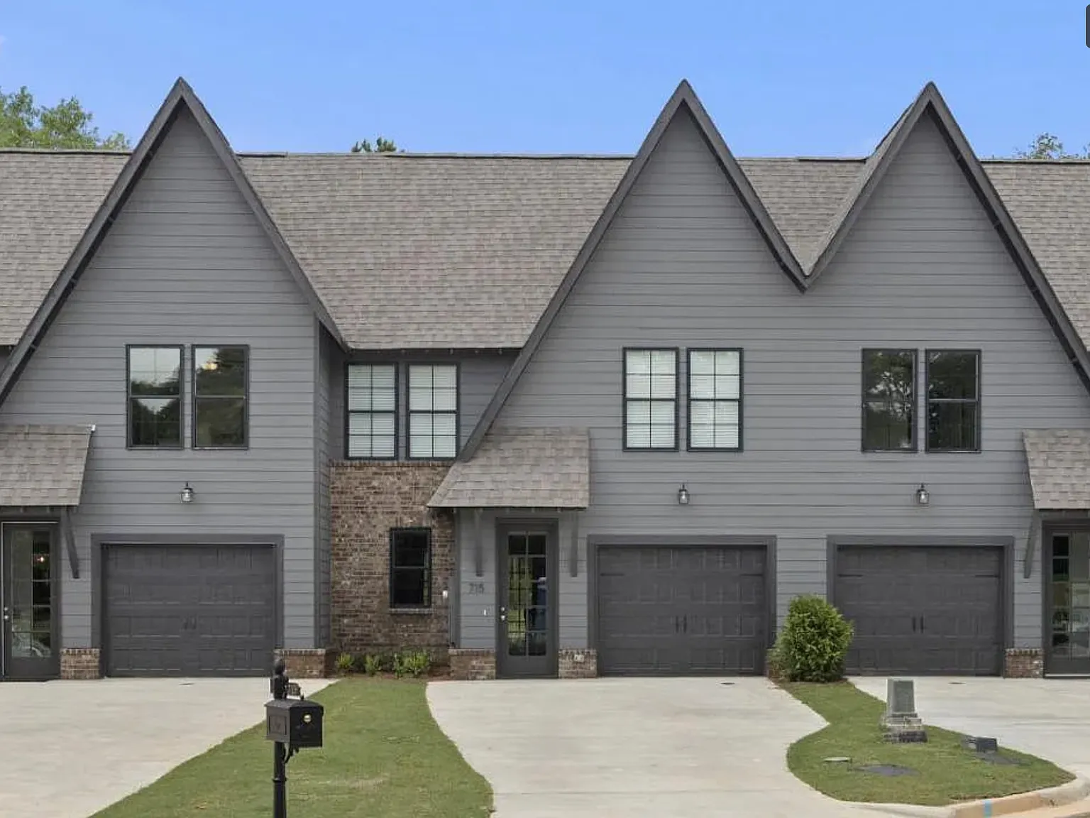 4 bed, 3.5 bath, 2181 sqft, $3,600 — Photo 3