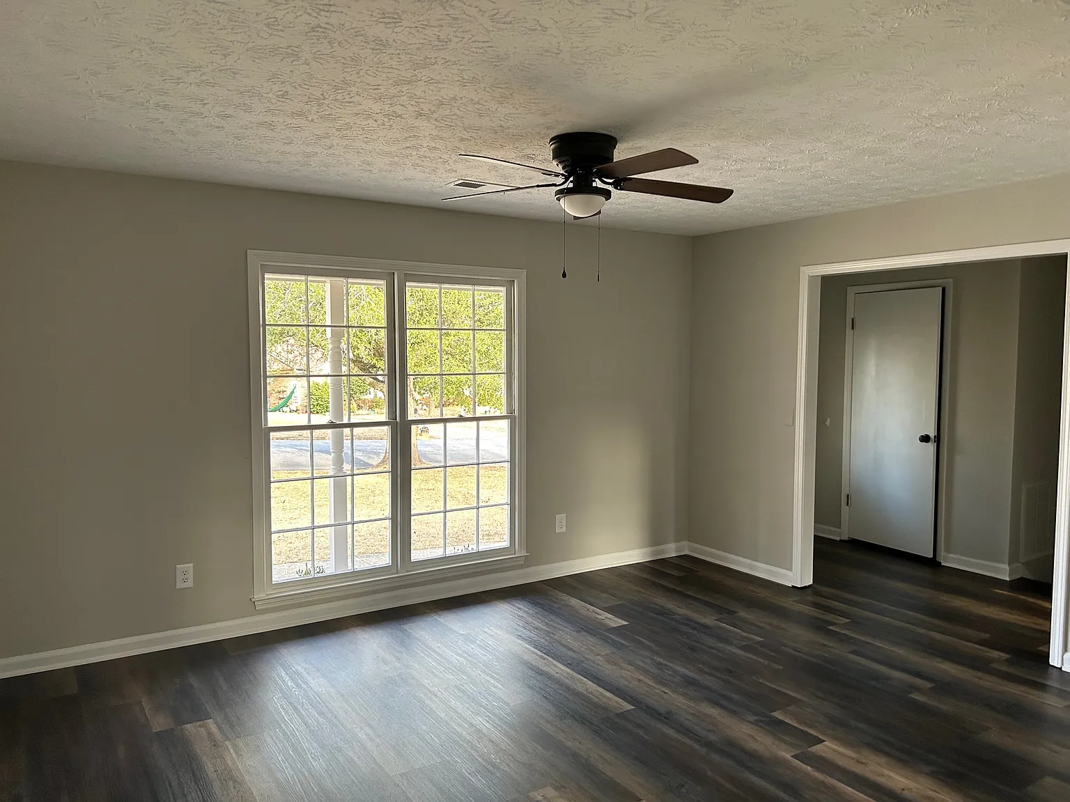 4 bed, 3.0 bath, 1911 sqft, $1,950 — Photo 3
