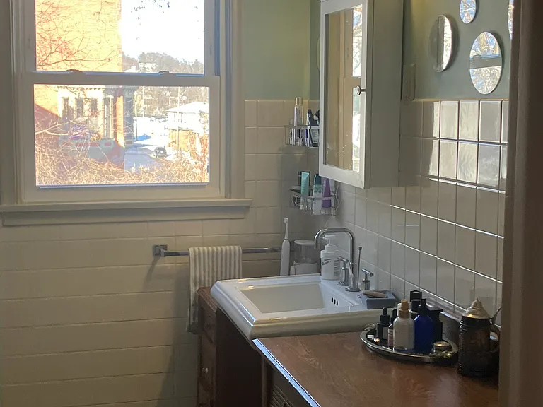 104 Olive St W — Photo 11