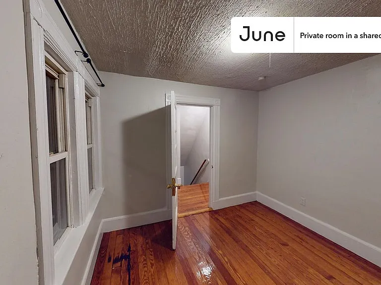 34 Coolidge Rd #D — Photo 4
