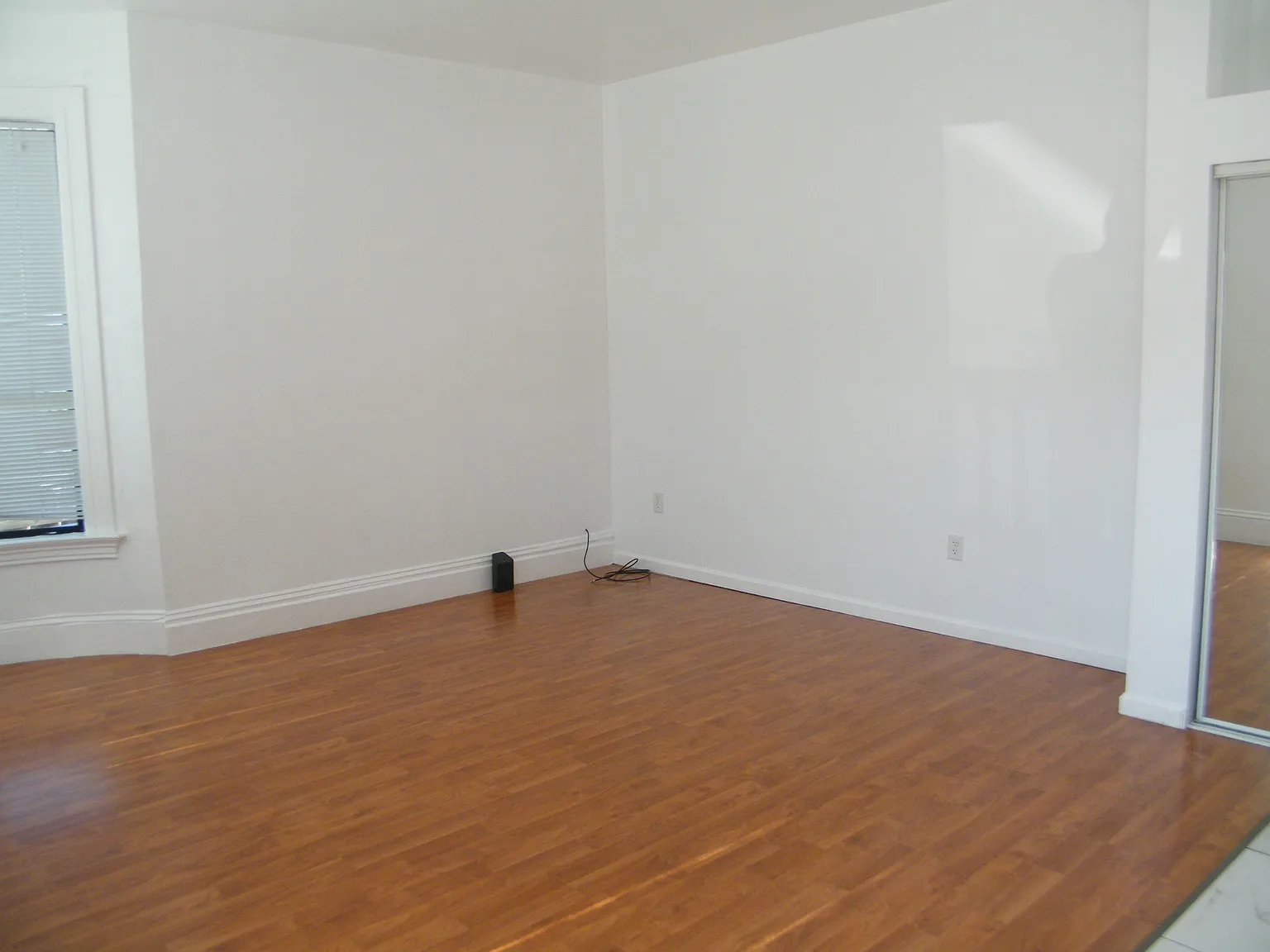 Studio, 250 sqft, $1,550 — Photo 2