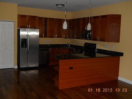 4th image of 2306 W Touhy Ave Unit 402
