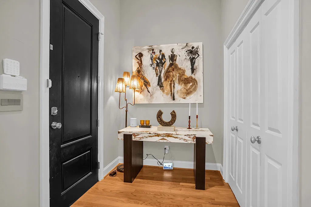 2 bed, 1600 sqft, $4,500 — Photo 3