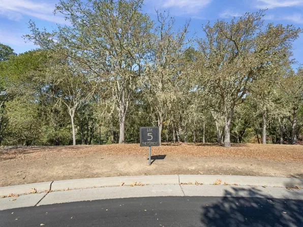 8351 Winter Green Ct, Gilroy, CA 95020