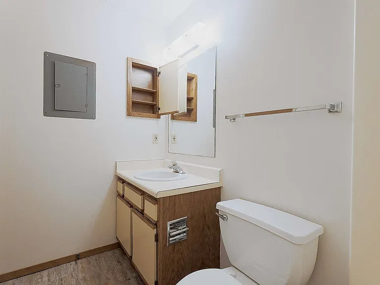 Cambridge Apartments — Photo 39