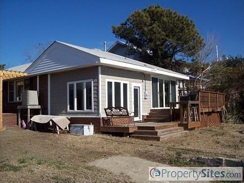 3rd image of 1335 Bayville St