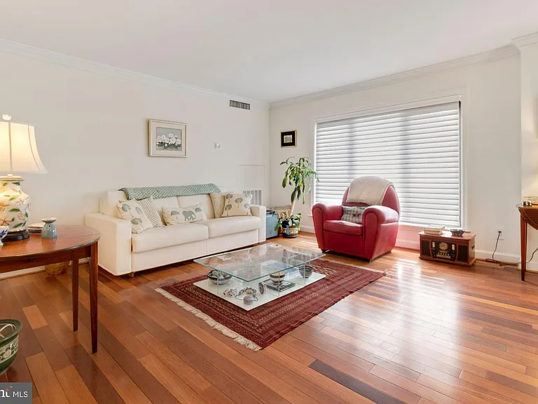1080 Wisconsin Ave NW #405 — Photo 7