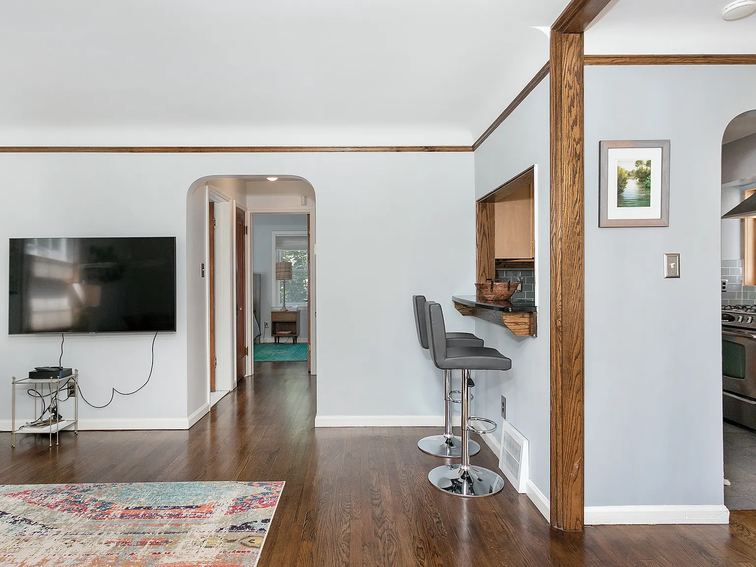 3 bed, 944 sqft, $3,800 — Photo 3