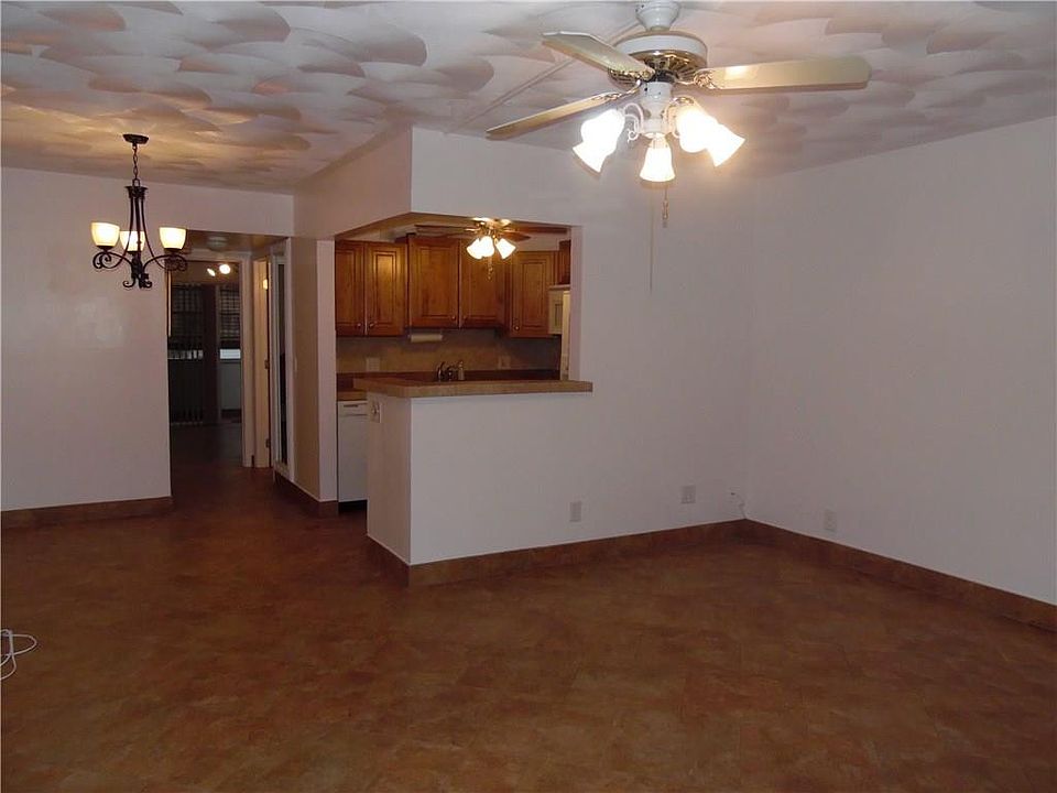1st image of 223 Markham K #223