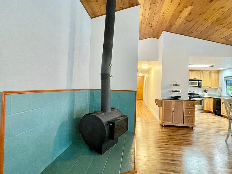 3640 Elizabeth Way — Photo 17