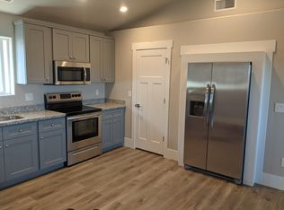 748 N Newton St #B, Williams, AZ 86046