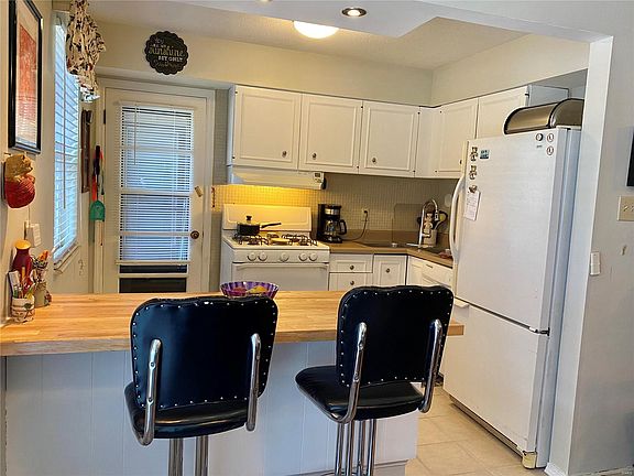 5th image of 3159 Carefree Ln APT C