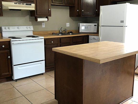 eat in kitchen with island