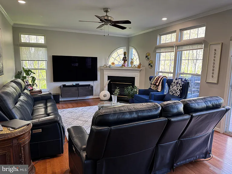 873 S York Dr — Photo 6