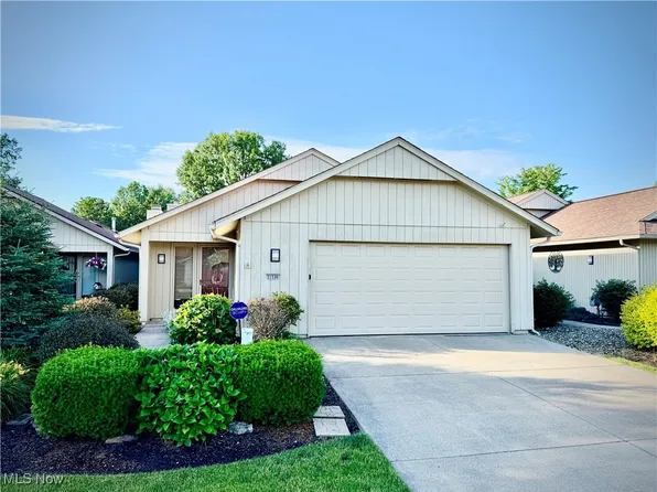 21520 Oak Bark Trl, Strongsville, OH 44149