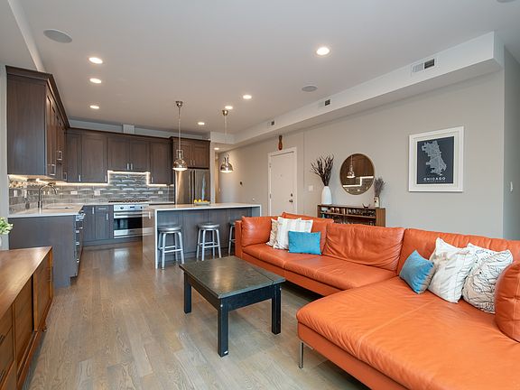 5th image of 520 N Oakley Ave #2