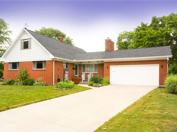11 Hunting Rd, Cheektowaga, NY 14215