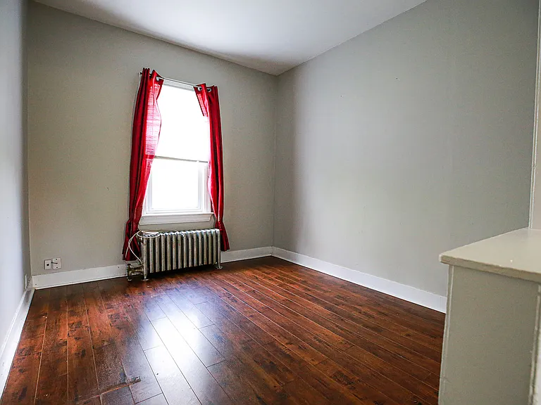 52 Empire St — Photo 8