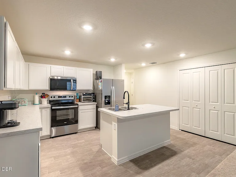 11 Ruth Dr — Photo 33
