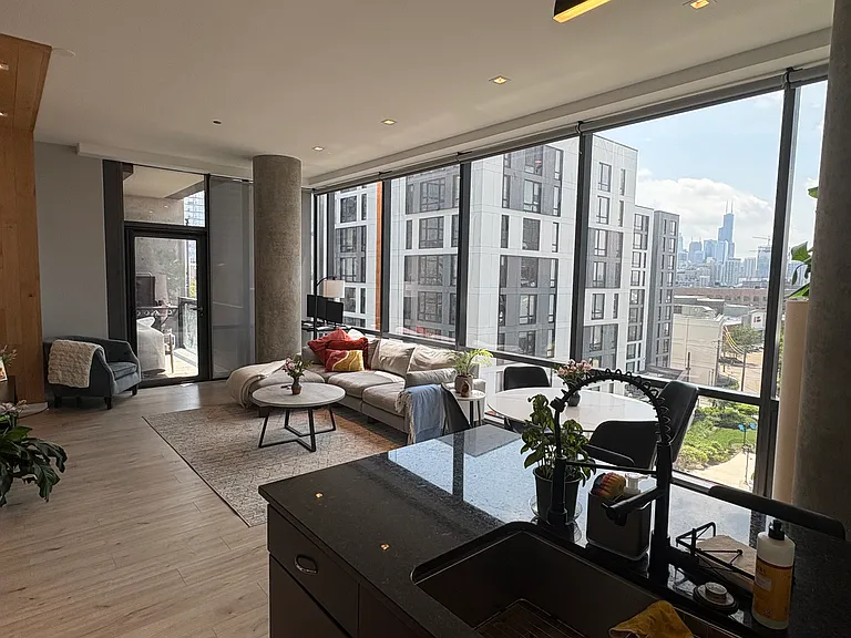 860 W Blackhawk St #601 — Photo 5