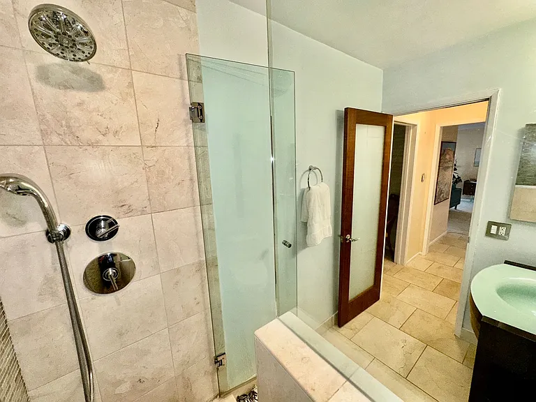 960 Larrabee St #222 — Photo 14